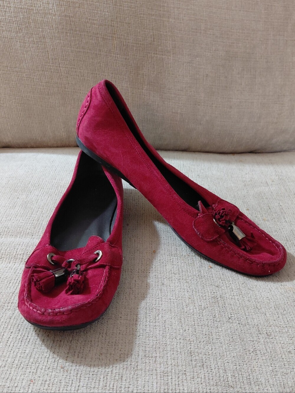 Stuart Weitzman Wine Suede Tassel Loafers Size 9